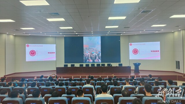 啪啪啦
新生:倾听戍边故事 致敬戍边英雄